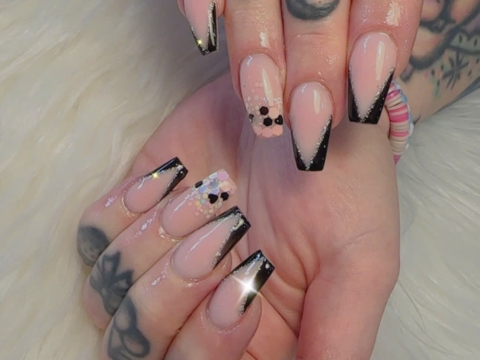 NAILS 